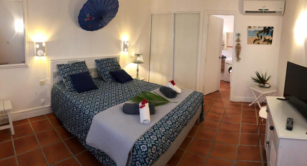 Appartement Rez-De-Chaussee De Villa A 1 Minute De La Plage Сен-Франсуа Экстерьер фото